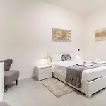 アパート Borghi Station House コモ